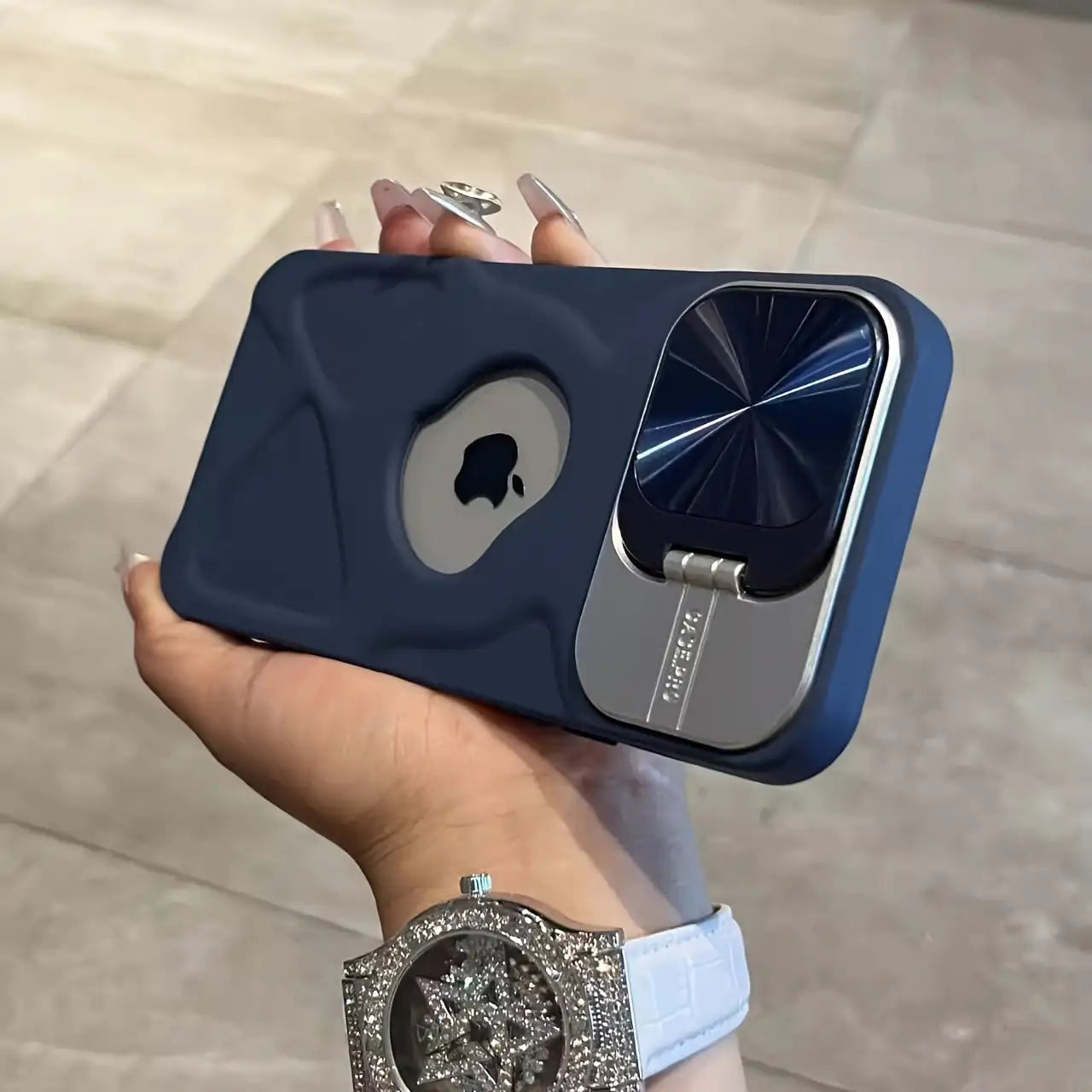 Capa Protetora LensGuard Pro com Suporte para Lente – A Revolução em Proteção e Estilo para Seu iPhone!