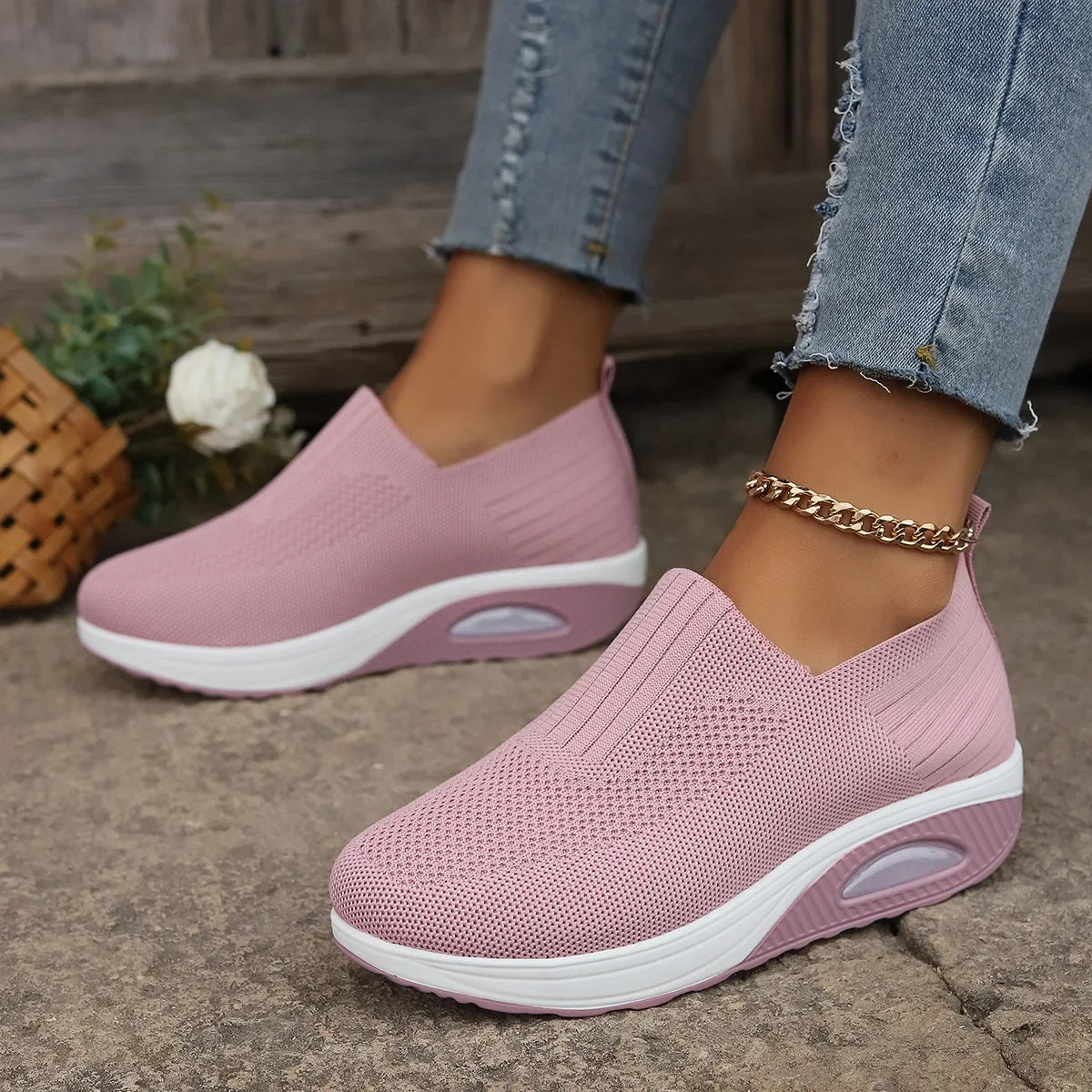 Tênis Feminino Antiderrapante com Amortecimento e Malha Respirável