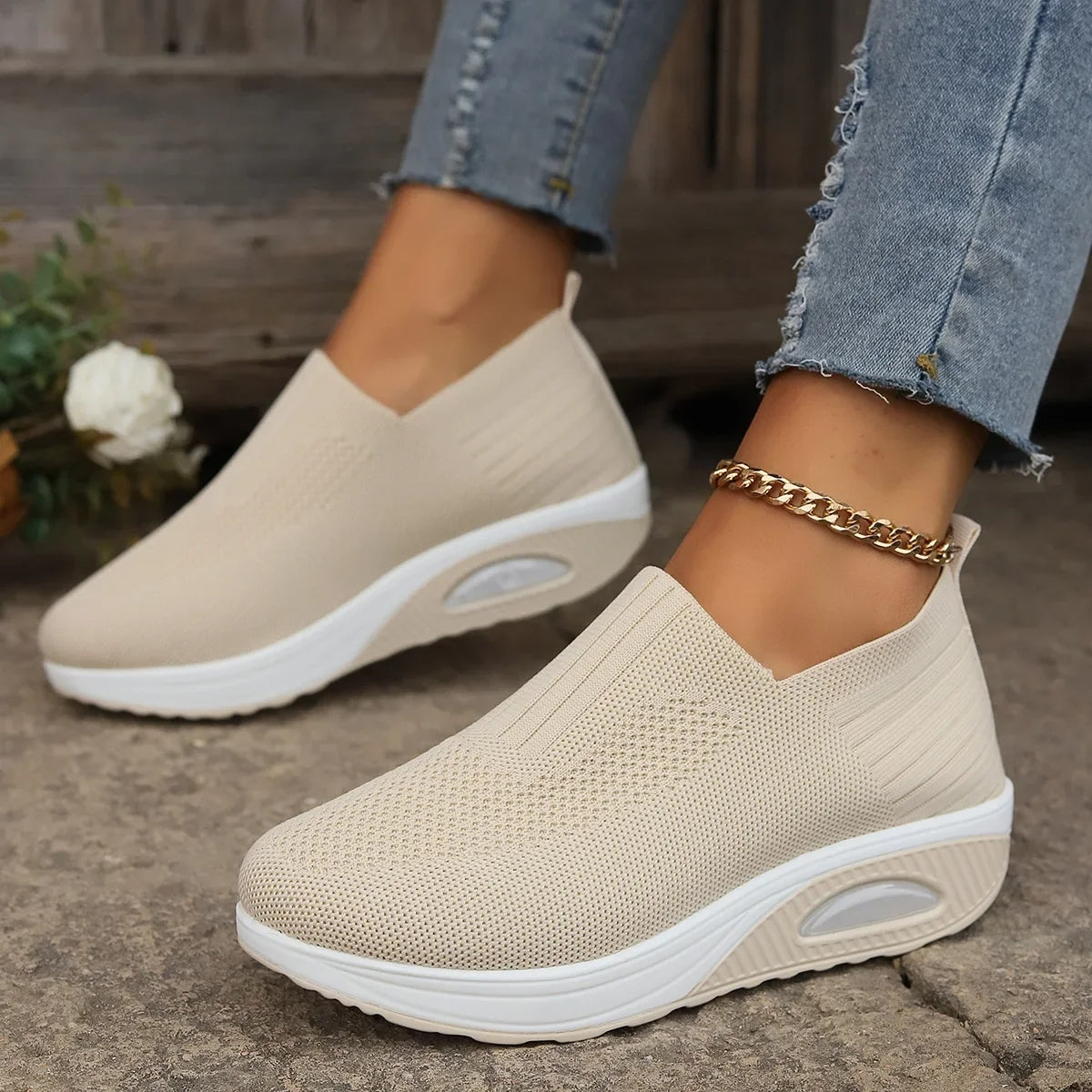 Tênis Feminino Antiderrapante com Amortecimento e Malha Respirável