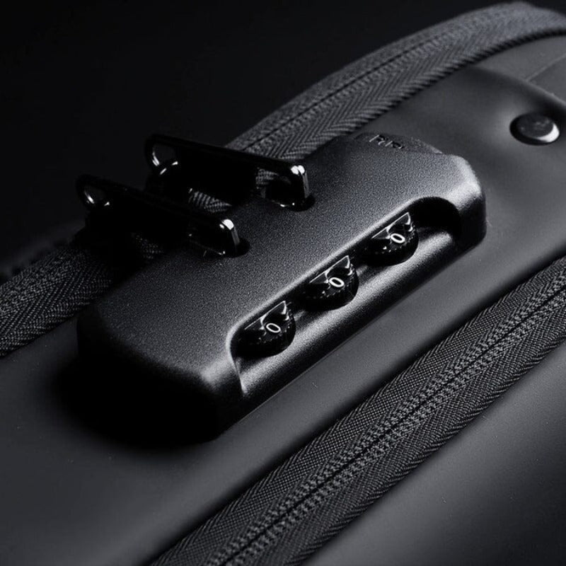 Mochila Maximus Ultra Resistente com Senha USB